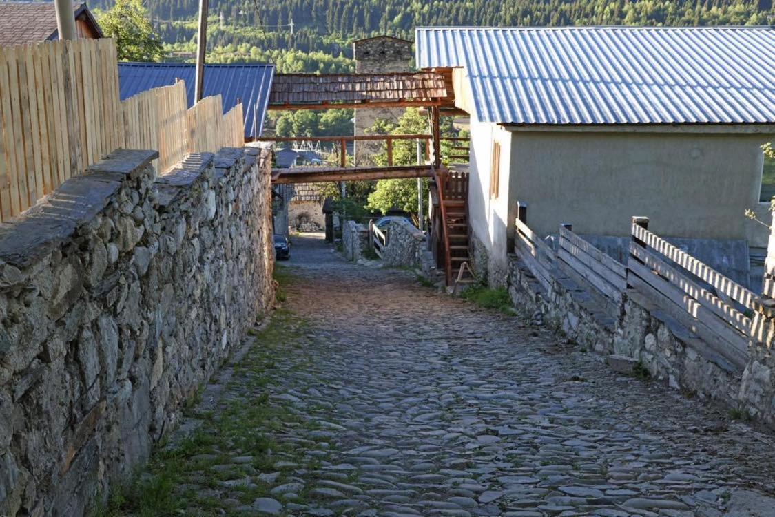 Mestialux Guesthouse Exteriér fotografie