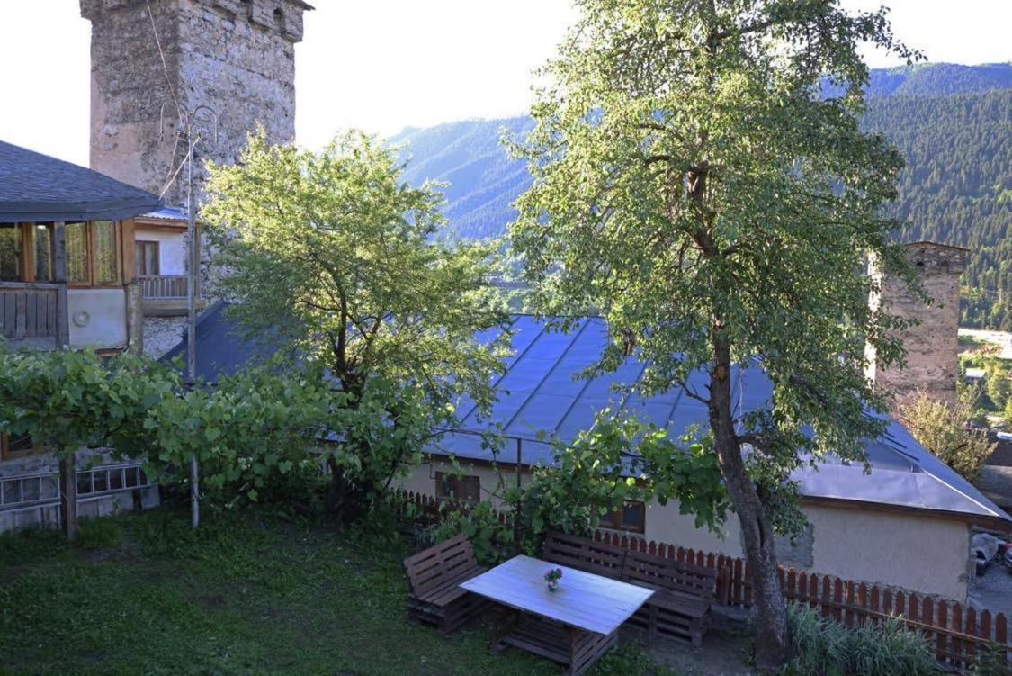 Mestialux Guesthouse Exteriér fotografie