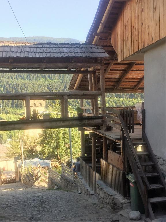 Mestialux Guesthouse Exteriér fotografie