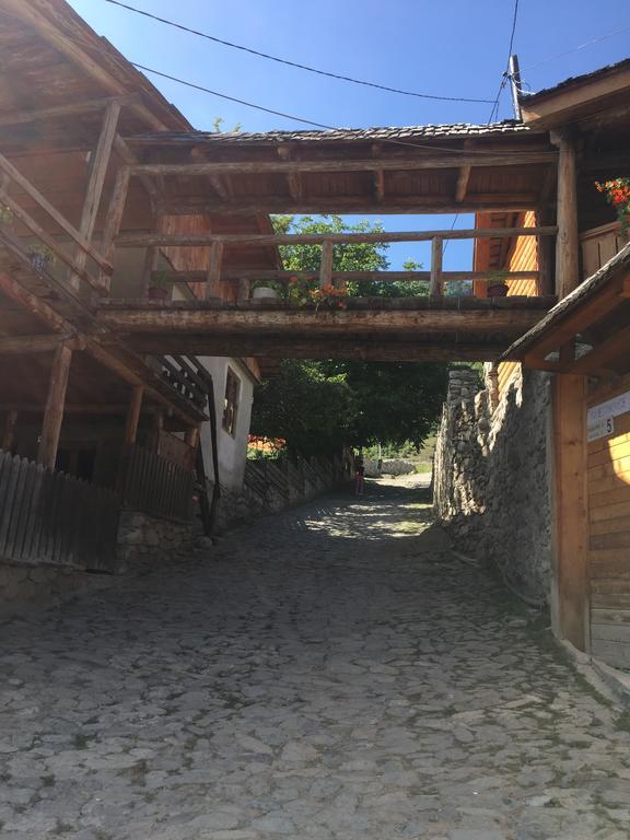 Mestialux Guesthouse Exteriér fotografie