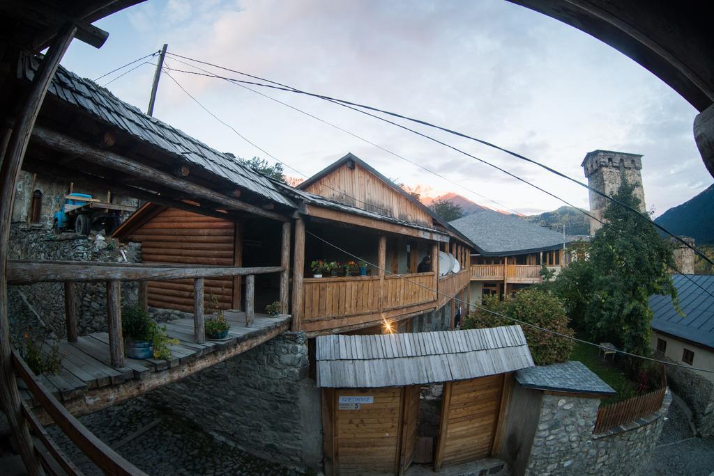 Mestialux Guesthouse Exteriér fotografie