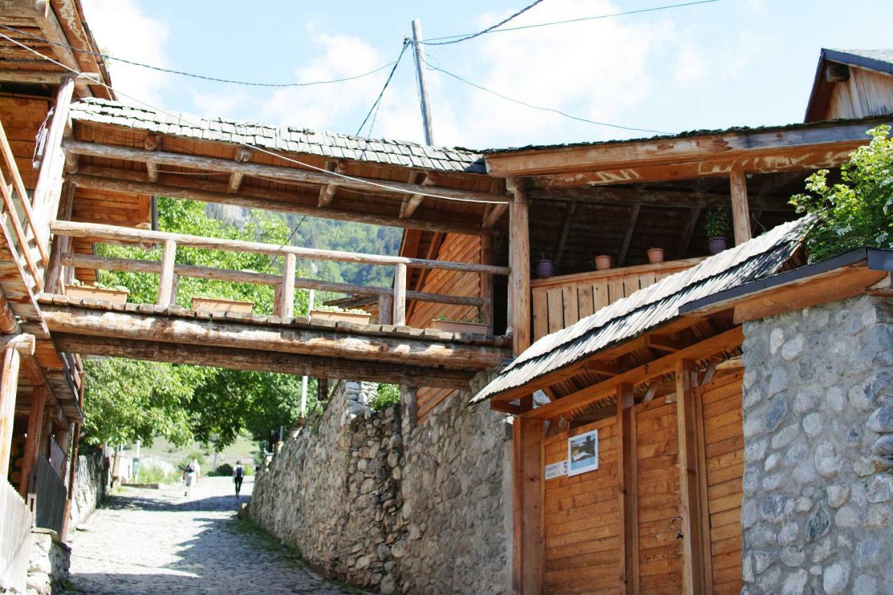 Mestialux Guesthouse Exteriér fotografie